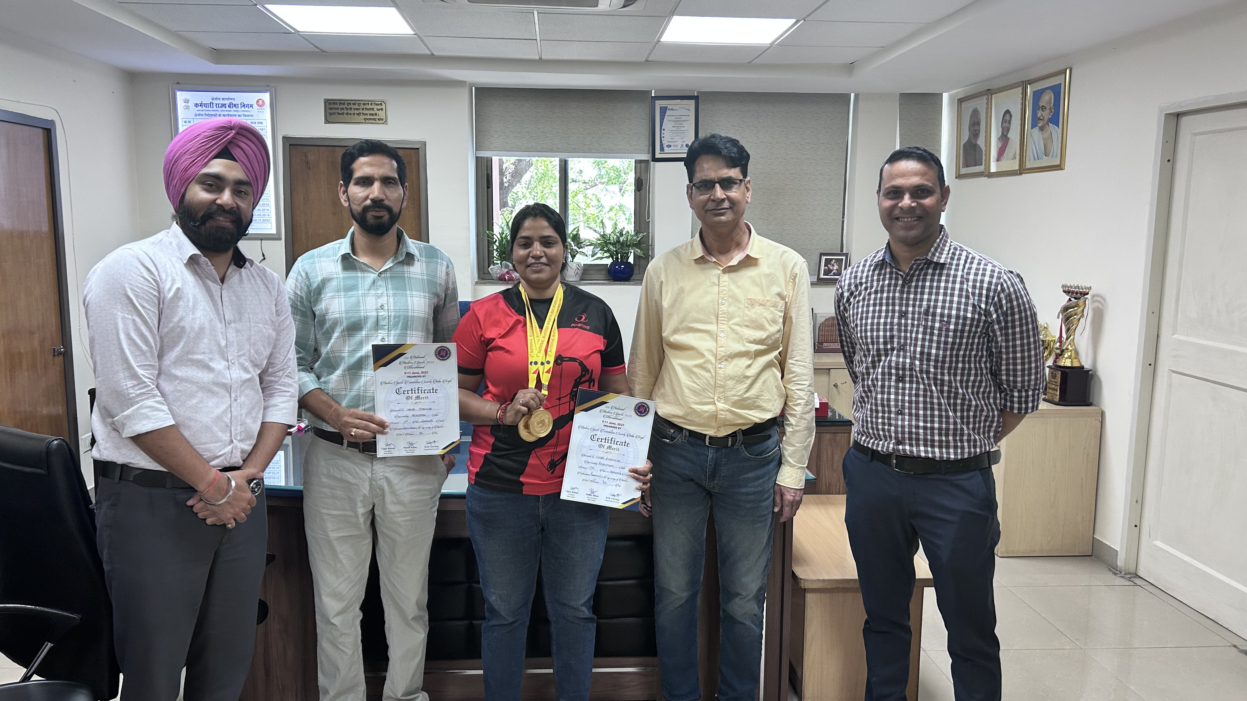 दिनांक 9 जून, 2023 से दिनांक 11 जून, 2023 तक उत्तराखंड में आयोजित की गई तीरंदाजी की अखिल भारतीय स्तर की खेलकूद प्रतिस्पर्धा फ़र्स्ट नेशनल मास्टर्स स्पोर्टस में रैंकिंग तथा परफ़ोर्मेंस दोनों में ही सुश्री नीरा सिरोहिया ने प्रथम स्थान प्राप्त कर दो स्वर्ण पदक हासिल कर निगम का नाम रोशन किया।