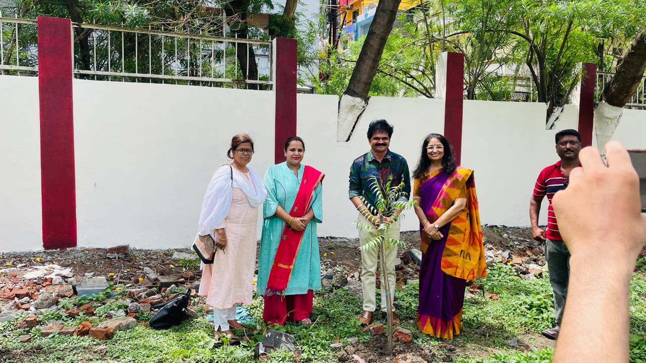 Department of Community Medicine  Under the supervison of our Dean Dr.Rajesh Sangram , Health talk was given at Malwa Mill ESIS dispensary ( Urban Health & Training Centre ) on 2/6/25 by Dr.Sonia Tiwari ( Professor ,Community Medicine) on the occassion of World No tobacco Day  which is celebrated every year on 31st May .Prior permission from MOIC Dr.Vandana Dixit was taken.Dr.Sanjeev Dwivedi ( Assistant Professor) also co ordinated  in the event. Dr.Bela Hemnani ( MO ) ,Nursing staff,Pharmacist